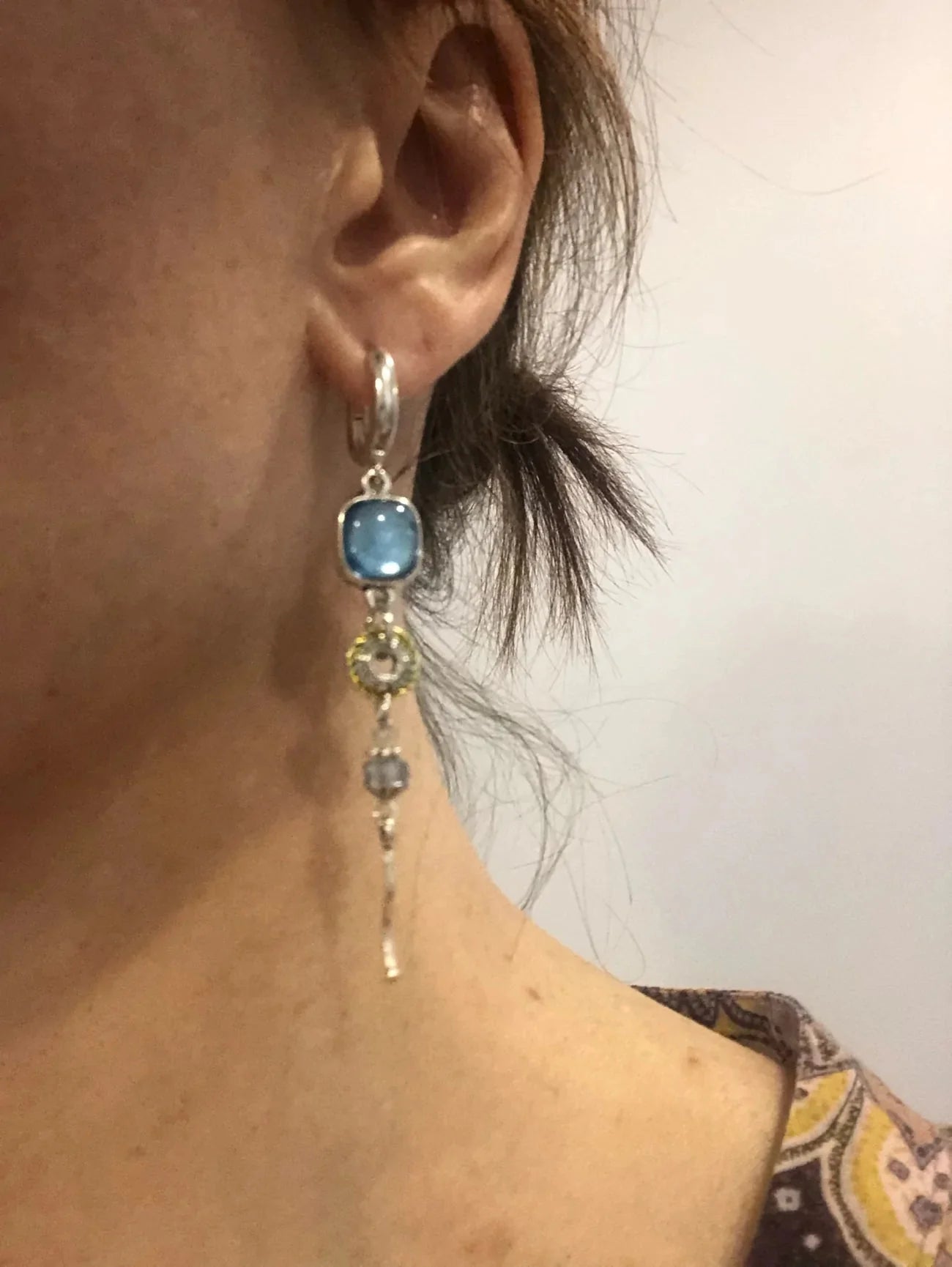 Blaue Stein Kreuzohrringe