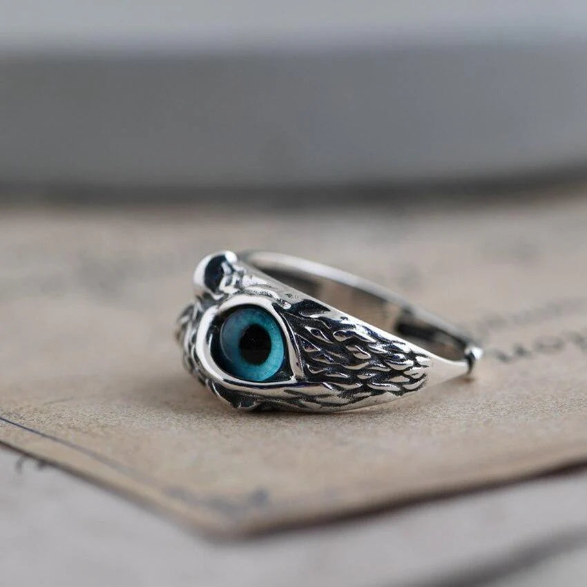 Verstellbarer Ring mit Eule des Glücks in Silber und Opal