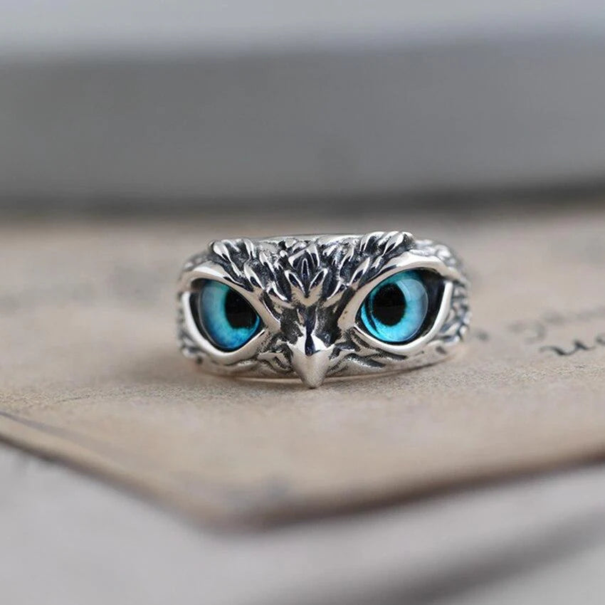 Verstellbarer Ring mit Eule des Glücks in Silber und Opal